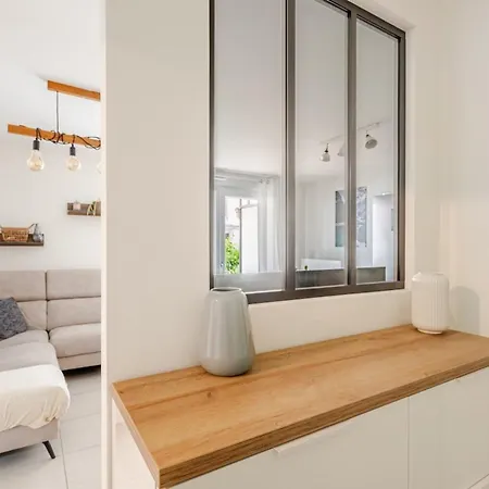Magnificent T2 With Private Garden 500m From דירה